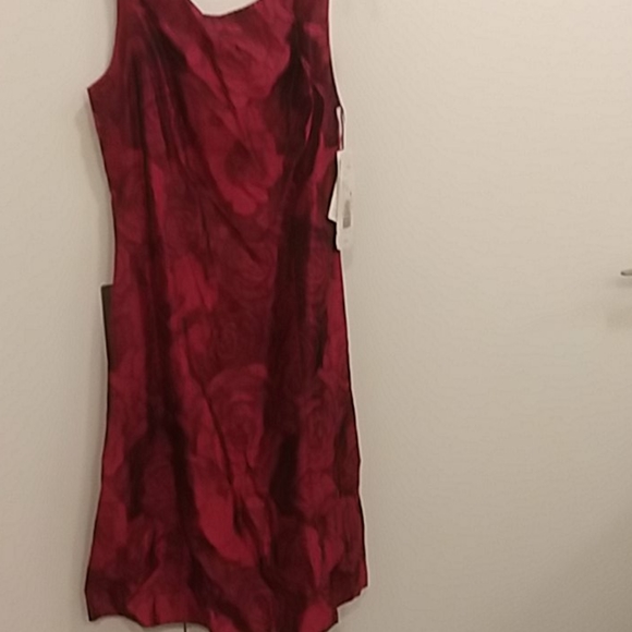 Escada gorgeous dress with red rose design - Picture 3 of 5
